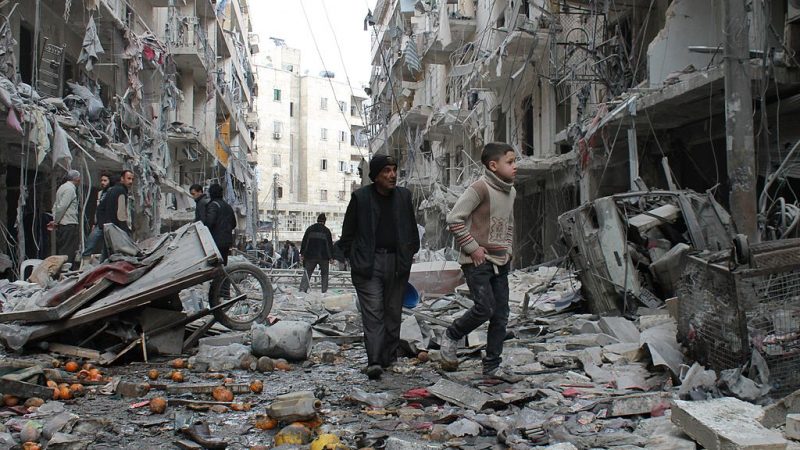 Hammer-Angreifer von Paris rief: „Das ist für Syrien!“ – Jahrelange Bombardements, Hunderttausende Tote