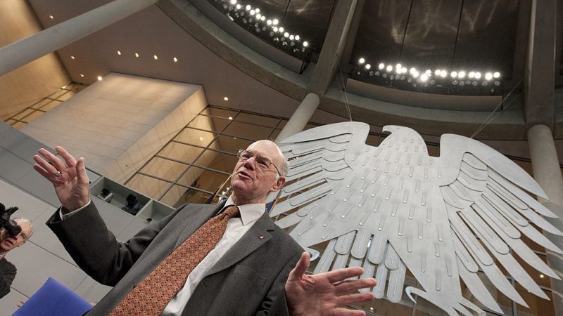 Lammert wettert gegen die AfD im Bundestag: Mehr Parteien im Parlament sind kein Gewinn