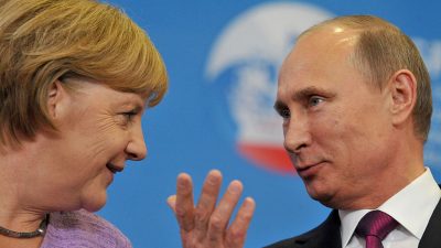Merkel zu Gesprächen mit Russlands Präsident Putin zusammengetroffen