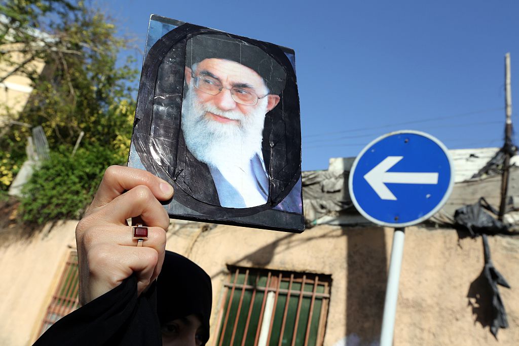 Chamenei: Saudi-Arabien wird von den USA „wie eine Milchkuh ausgepumpt“ und „später geschlachtet“