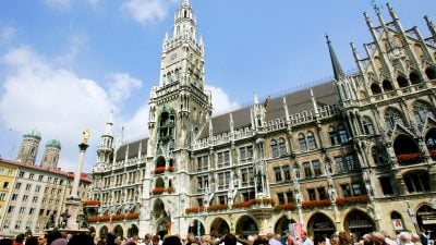 Angst vor Übergriffe durch „Rechtspopulisten“: Muslimischer Gebets-Protest auf Marienplatz in München abgesagt