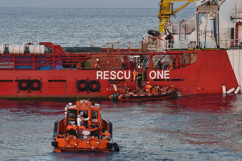 Verdacht auf Beihilfe zur Schlepperei: Italienischer Senat will Polizisten auf private „Flüchtlingsretter“-Schiffe entsenden