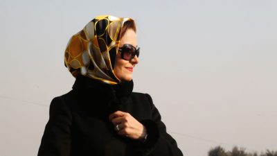 Iranischer Fernsehregisseur umgeht mit technischem Kniff strikte Kopftuchregeln