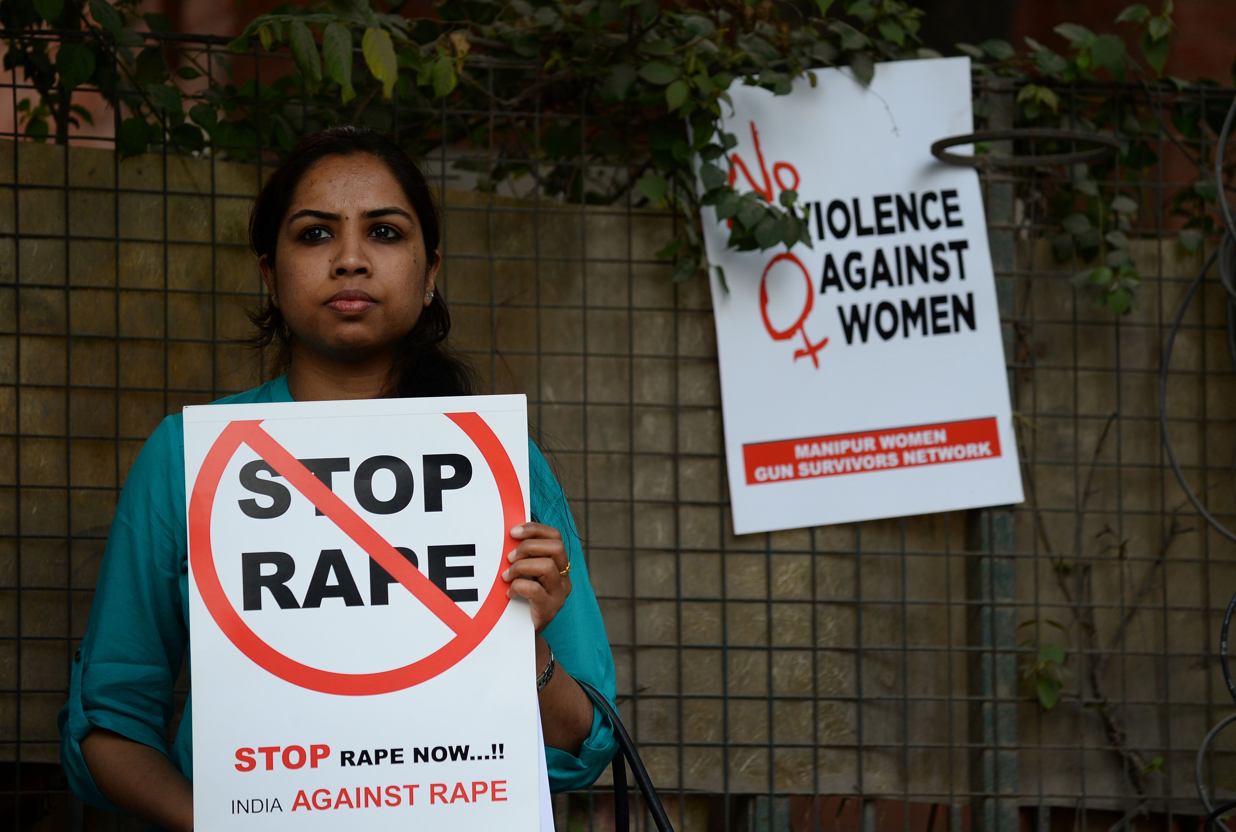 Polizisten und Ärzte in Indien wegen Gruppenvergewaltigung verurteilt