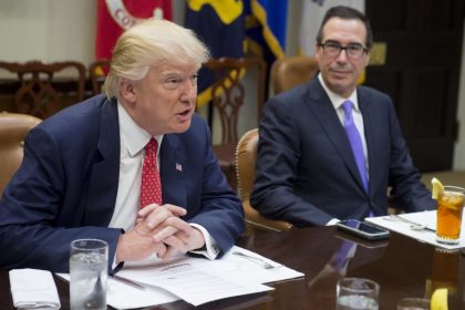 Trump prüft Gesetz zur Spaltung großer Wall-Street-Banken