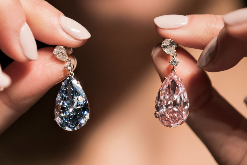 Diamantohrringe zu Weltrekord-Preis von fast 52 Millionen Euro versteigert
