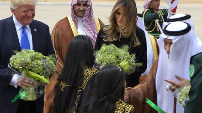 Melania Trump verzichtet in Saudi-Arabien auf Kopftuch