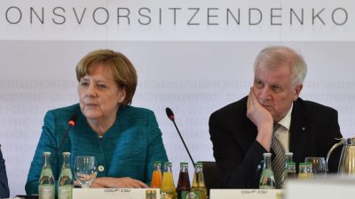 Kanzlerin will nach Flüchtlingsstreit mit CSU nur nach vorne schauen – Merkel mit Seehofer im Bierzelt