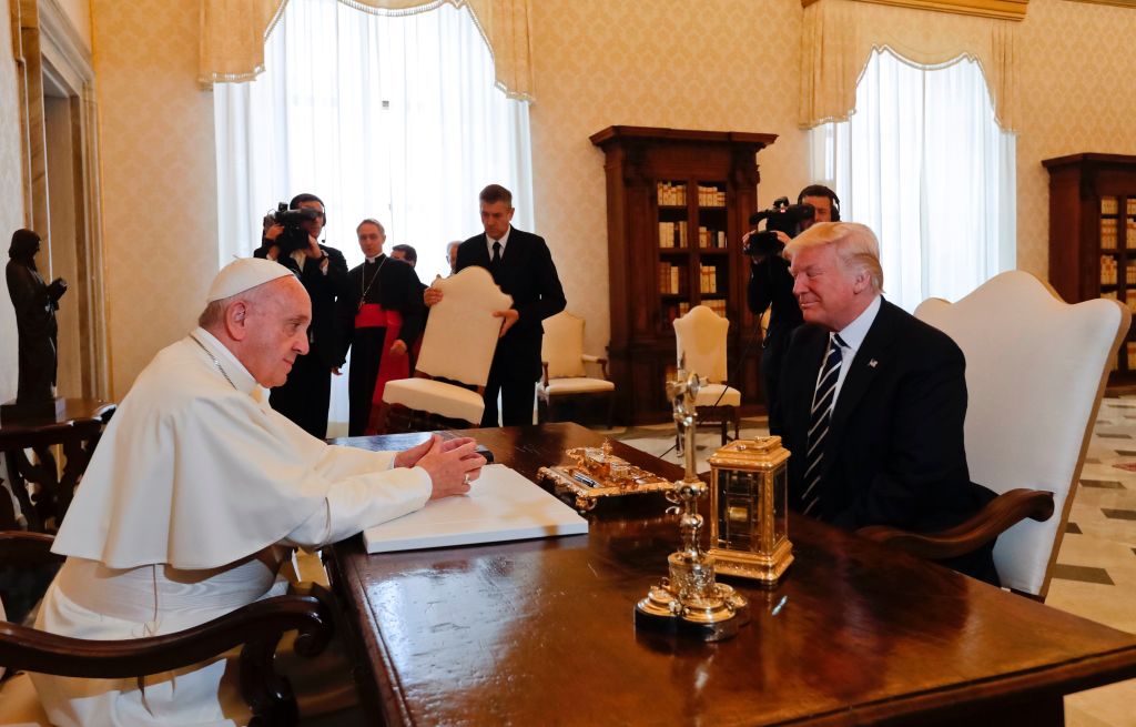 Papst Franziskus empfängt Trump im Vatikan