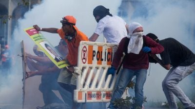 Massenproteste, Tränengas, Randale: Regierung in Brasilien fordert Soldaten zum Schutz vor Demonstranten an