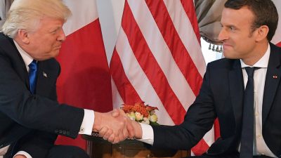 Macron zwingt Trump zu extra langem Händedruck: Frankreich will nicht die „geringsten Zugeständnisse machen“