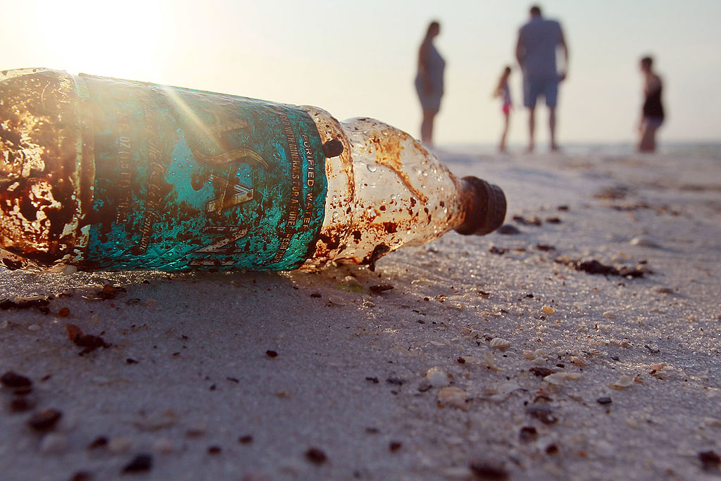 Niederländer sagt Plastikmüll in Ozeanen den Kampf an