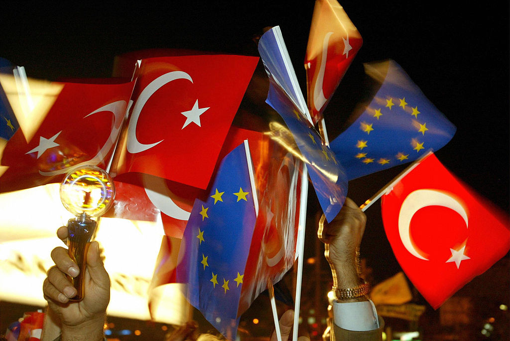 Linke beklagt mangelnden Schutz politisch Verfolgter aus der Türkei