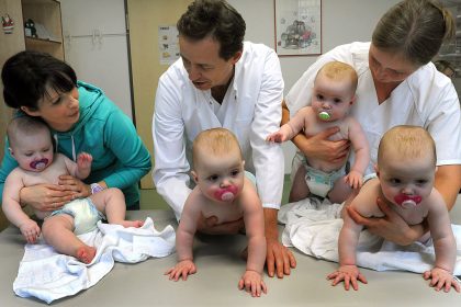 Auf Zwillige folgen bei Familie aus Sachsen Vierlinge – “Alle vier haben sofort losgeschrien”