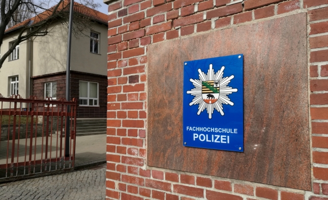 Sachsen-Anhalt: Polizeihochschule platzt aus allen Nähten – Schüler werden in Containern untergebracht