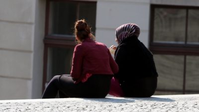 Umfrage: Viele Bundesbürger finden Zahl der Ausländer „zu hoch“