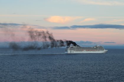 Traumurlaub Kreuzfahrtschiff? Naturschützer und führende Lungenärzte warnen vor hoher Abgasbelastung an Deck