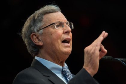 Bosbach: Eine Debatte über Seehofers oder Merkels Nachfolge ist sinnlos