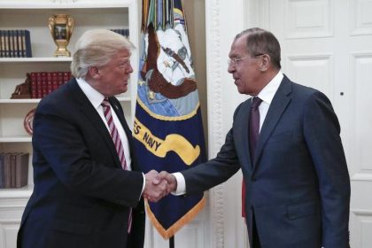 Weißes Haus von Moskau ausgetrickst? – Russische Fotos aus dem Oval Office bringen Trump in Verlegenheit