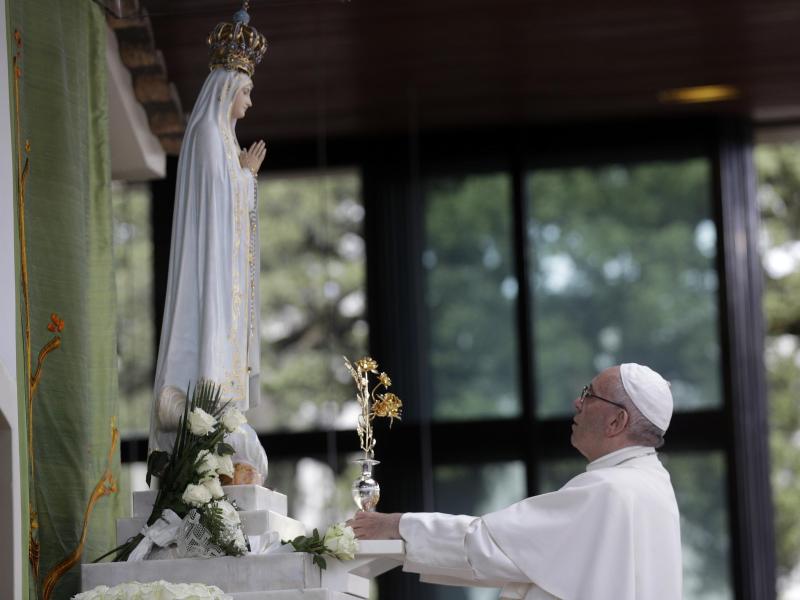 Papst spricht im portugiesischen Wallfahrtsort Fátima zwei Hirtenkinder heilig