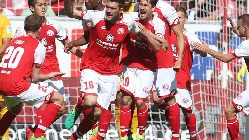 Mainz dreht 0:2 gegen Frankfurt und siegt 4:2