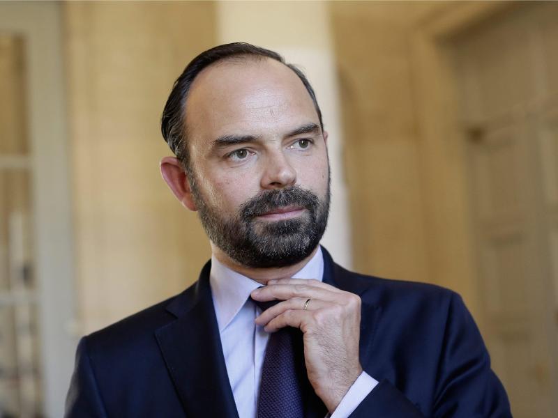 Frankreichs Premier wegen 350.000 Euro Luxus-Flug unter Druck