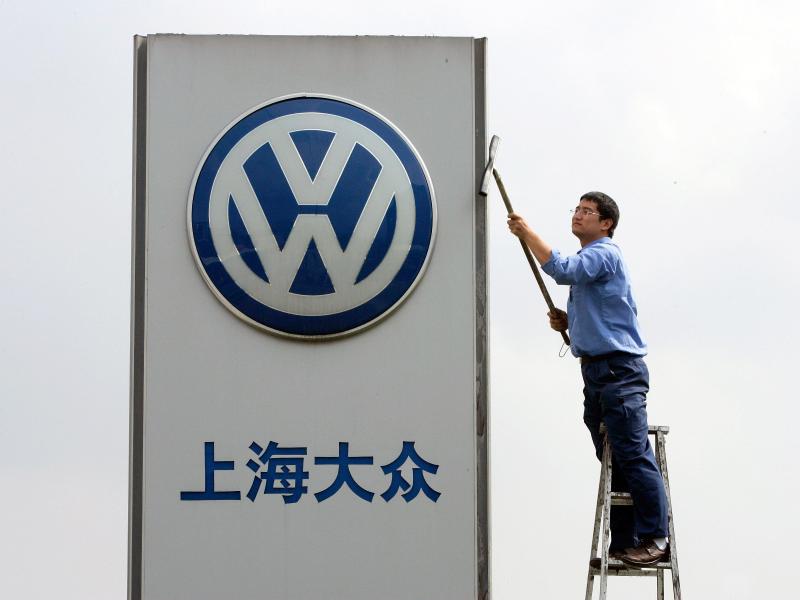 „Handelsblatt“: Neue Zwangsarbeitsvorwürfe gegen Volkswagen in China