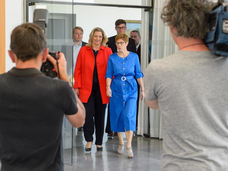 Saarland: Kramp-Karrenbauer als Ministerpräsidentin wiedergewählt