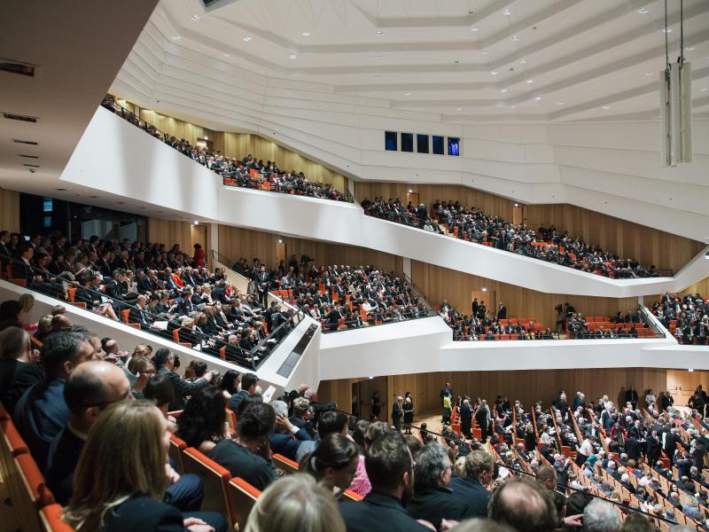 Mariinsky-Orchester bei Dresdner Musikfestspielen gefeiert