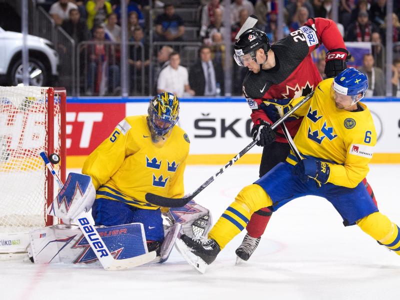 Eishockey-Weltmeister Schweden feiert Torwart Lundqvist