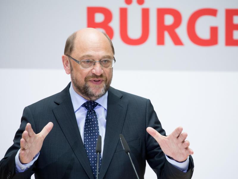 SPD-Kanzlerkandidat Schulz beantwortet bei Townhall-Meeting Bürgerfragen