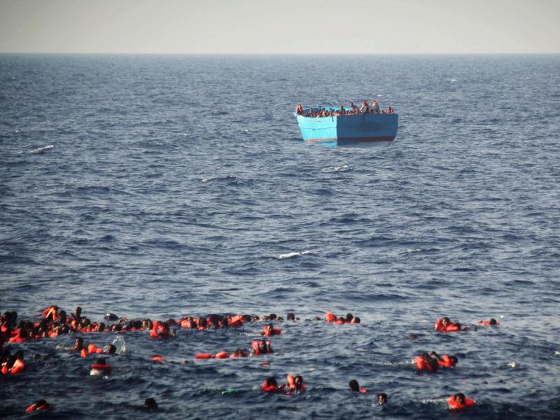 Viele Tote Flüchtlinge bei Bootsunglück vor Libyen befürchtet