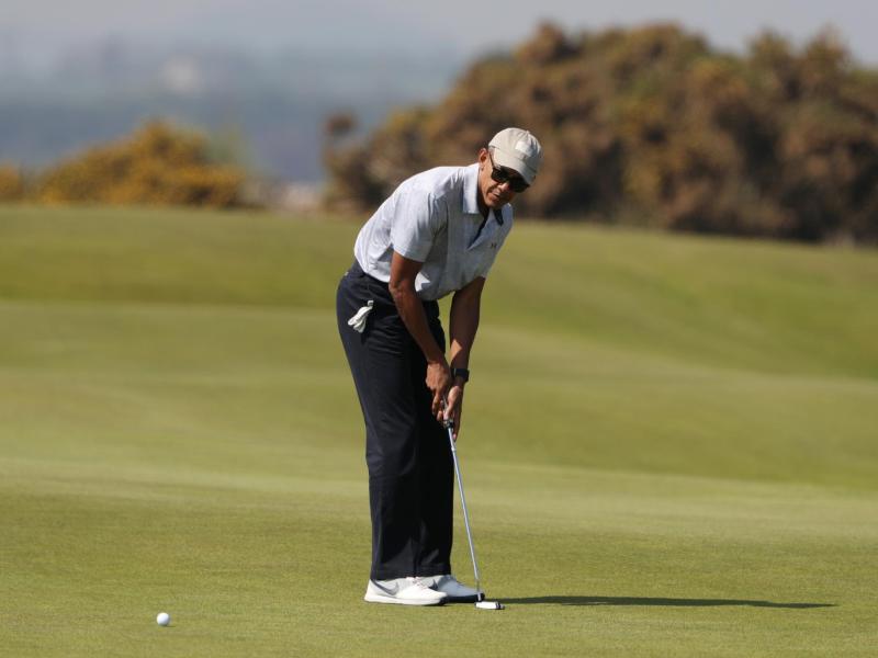 Barack Obama spielt Golf in Schottland