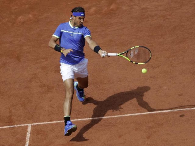 Rafael Nadal schlug Robin Haase klar in drei Sätzen. Foto: Petr David Josek/dpa