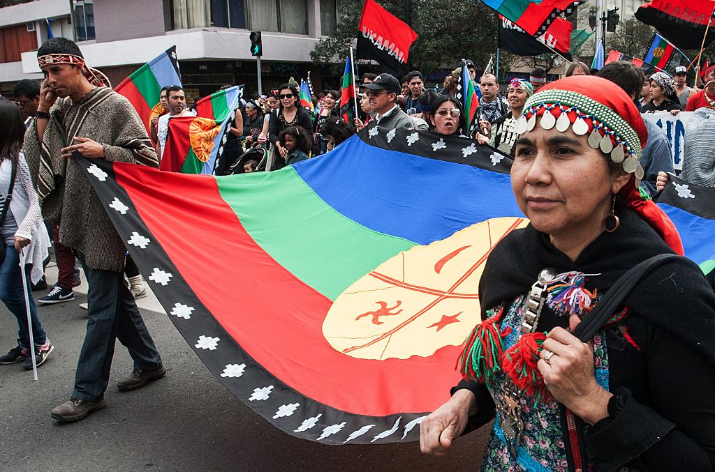 Chiles Präsidentin bittet Mapuche-Indianer um Verzeihung