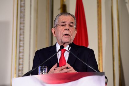 Österreichs Präsident beim Verstoß gegen Corona-Sperrstunde von Polizei erwischt