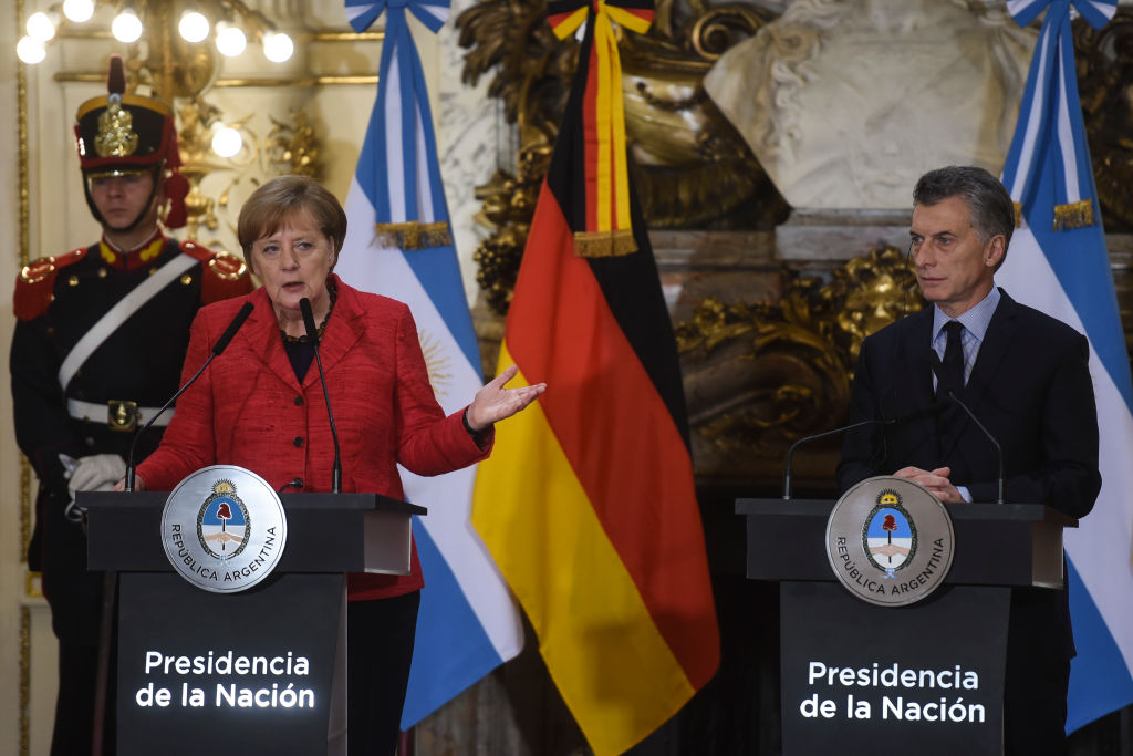 Kanzlerin Merkel sieht sich nicht als „Führerin der freien Welt“