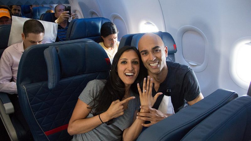 Ein Heiratsantrag auf 10.000 Meter Höhe, ein wahrhaft romantischer (Höhen-) Flug