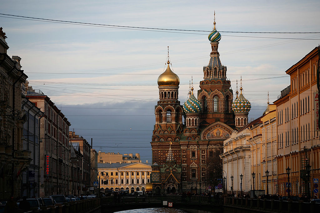 Russland eröffnet Wirtschaftsforum in St. Petersburg – Putin spricht mit internationalen Medienvertretern + Video