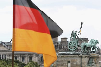 Beamtenbund: Staat fehlen mehr als 180.000 Mitarbeiter