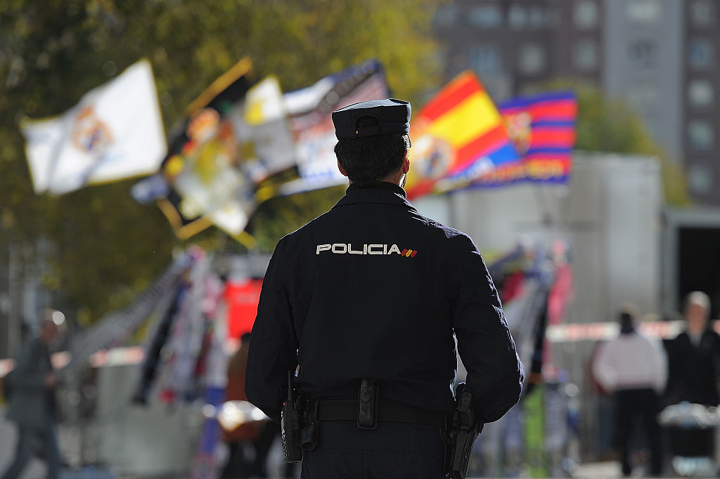 Drastische Strafe wegen „Respektlosigkeit“ gegen Polizei – Spanisches „Sicherheitsgesetz“ in Kritik