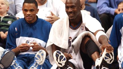 Turnschuhe von US-Basketballer Michael Jordan für 190.000 Dollar versteigert