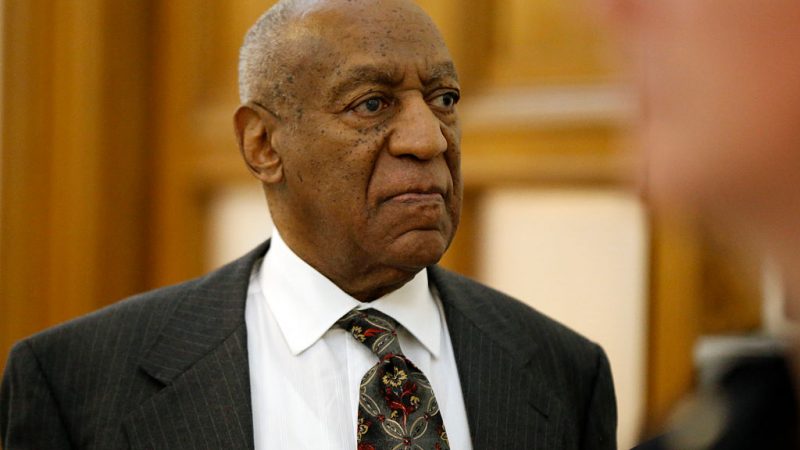 Prozess gegen Bill Cosby endet ergebnislos – TV-Star bleibt angeklagt, aber auf freiem Fuß
