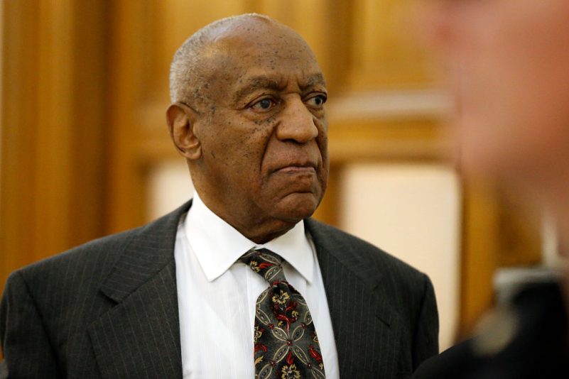 Prozess gegen Bill Cosby endet ergebnislos – TV-Star bleibt angeklagt, aber auf freiem Fuß