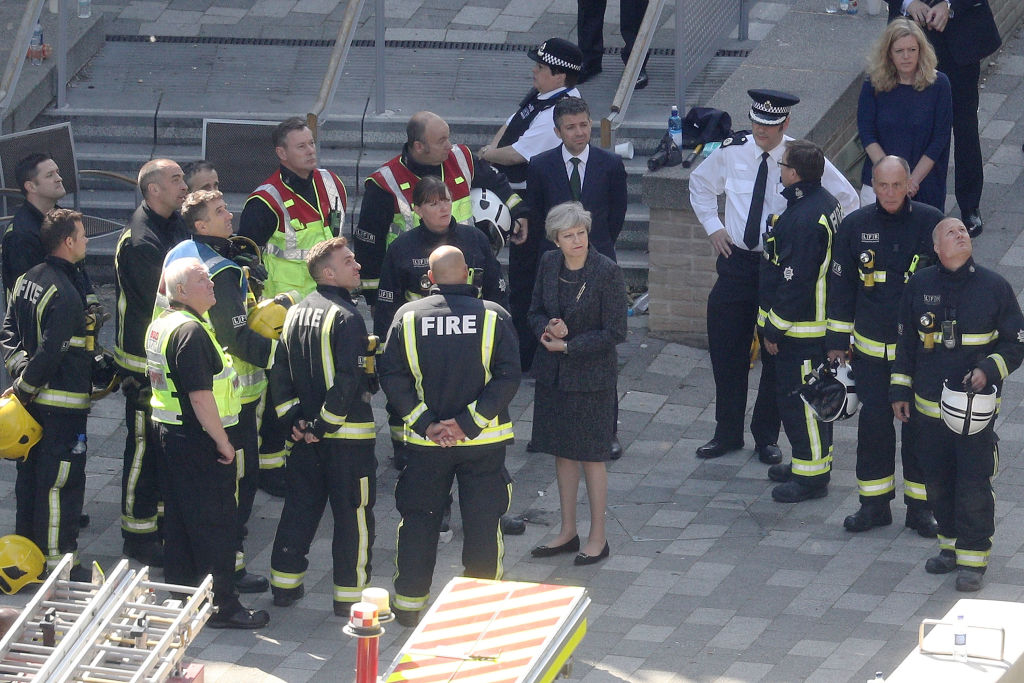 Londons Bürgermeister macht Fehler der Behörden für Inferno verantwortlich