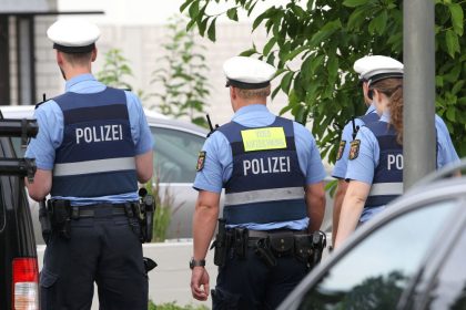 Duisburg: Rund 250 Störer behindern Polizeieinsatz