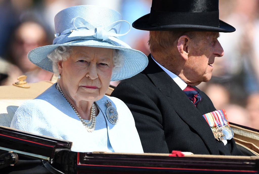 Königin Elizabeth II. ruft Briten zur Einheit auf – Schweigeminute für Hochhausbrand-Opfer