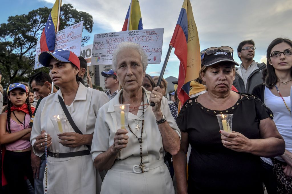 Venezuela: Erneut stirbt Demonstrant bei Protesten gegen sozialistischen Präsidenten – Regierung blockt weiter Absetzungsverfahren
