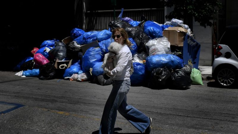 Stinkende Müllberge in Griechenland wegen Streiks der Müllabfuhr
