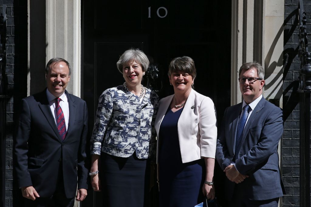 Erzkonservative DUP: May findet neuen Koalitionspartner in Nordirland – Risiken inklusive